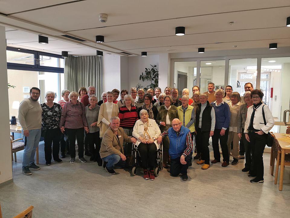 Danke an alle ehrenamtlichen Helfer - Gruppenfoto